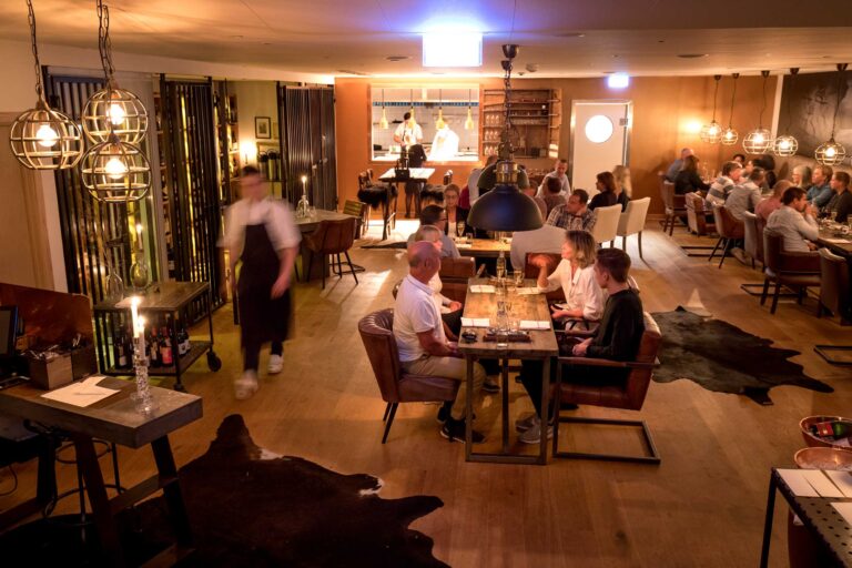 Brasserie 1742 – Art Glass Dining